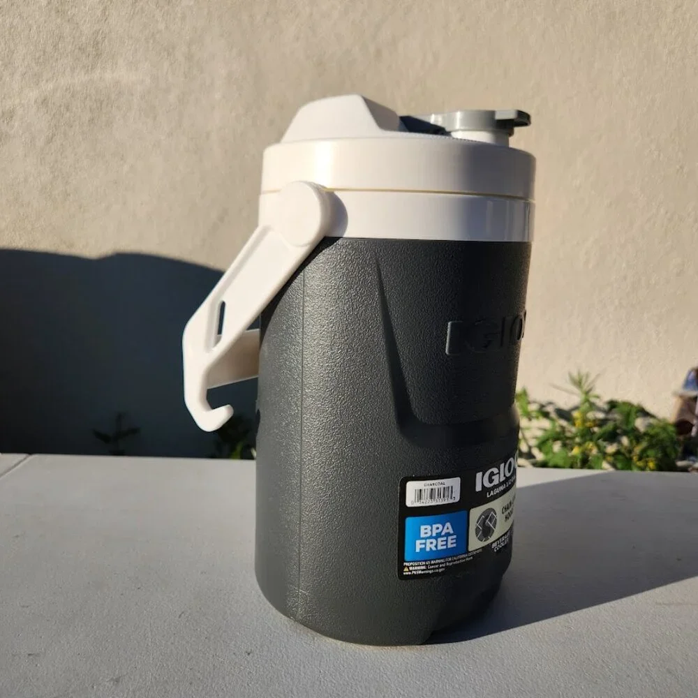 NEW Igloo Half Gallon Tumbler Jug Cooler Beverage Container Thermos 1/2 Gallon S